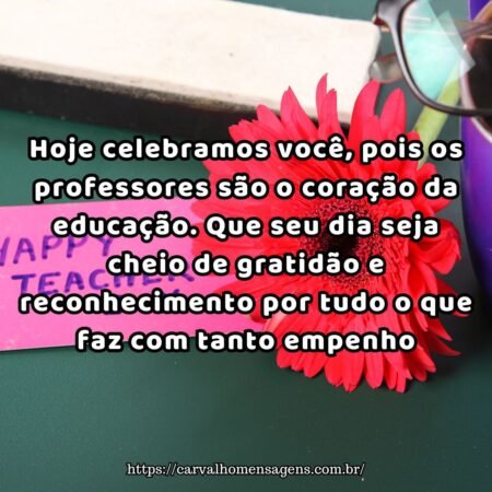 Hoje celebramos você, pois os professores são o coração da educação. Que seu dia seja cheio de gratidão e reconhecimento por tudo o que faz com tanto empenho. Hoje celebramos você, pois os professores são o coração da educação. Que seu dia seja cheio de gratidão e reconhecimento por tudo o que faz com tanto empenho.